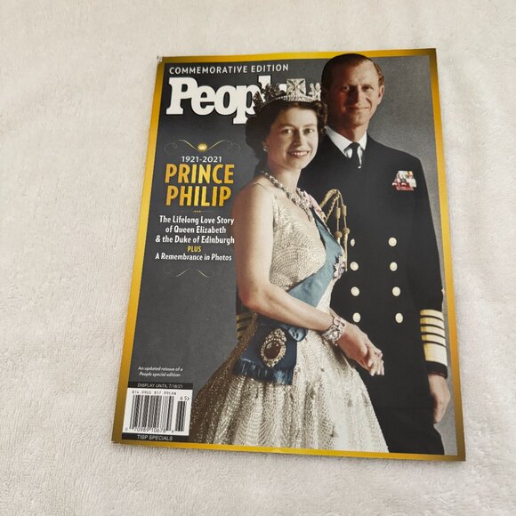 People Royals - Prince Philip and Queen Elizabeth II - Picture 3 of 7